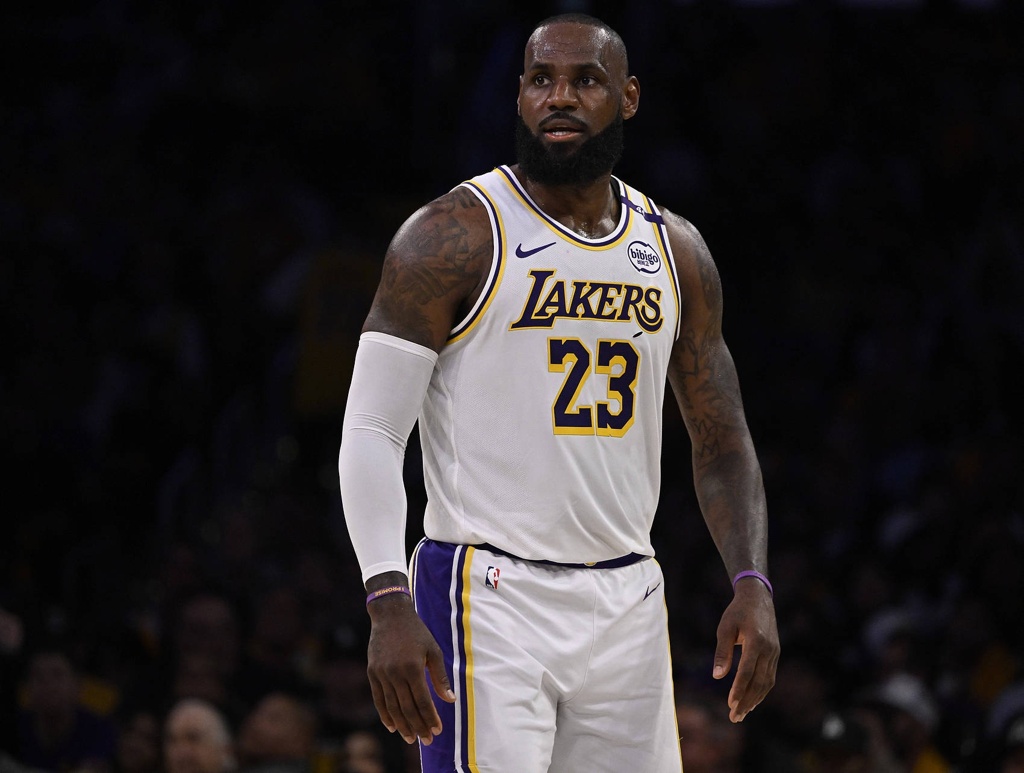 即将开启第23季!Windhorst:詹姆斯还未决定新赛季是否最后一舞